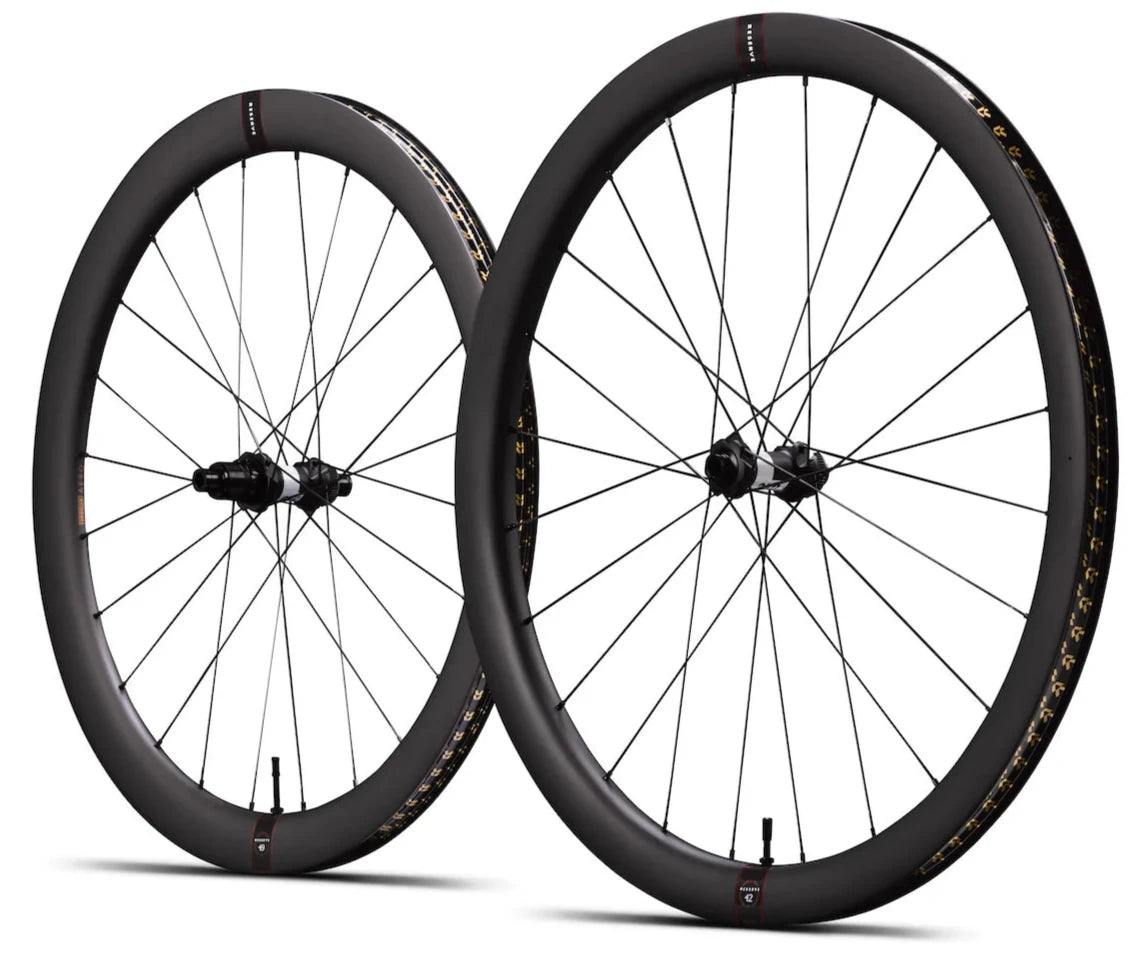 Reserve 42|49 Turbulent Aero Wheelset | 240er Nabe